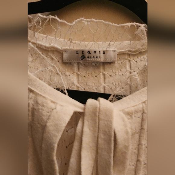 Liquid by Sioni Top Size Small - Picture 2 of 6